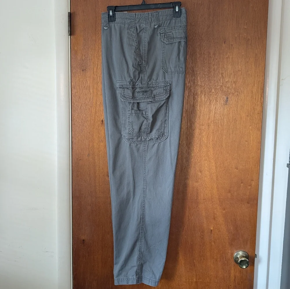Union Bay Cargo Pants Men's Size 42x32 - Picture 3 of 5